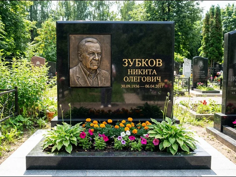 Памятник с барельефом — выполненная работа 19 в Новом Уренгое