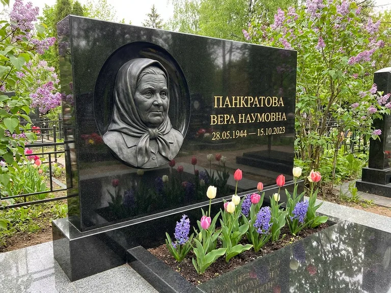 Памятник с барельефом — выполненная работа 26 в Новом Уренгое