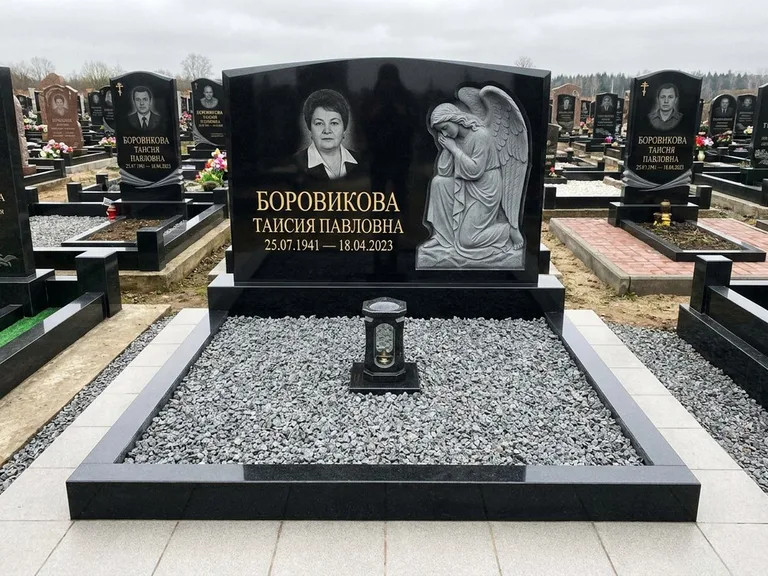 Памятник с барельефом — выполненная работа 38 в Новом Уренгое