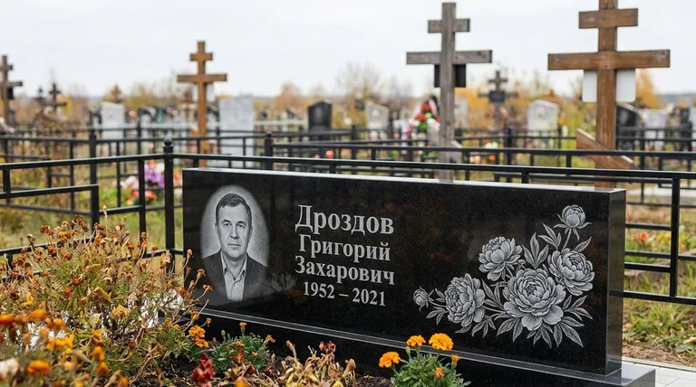 Памятник с гравировкой пионов — выполненная работа «Дроздов» в Новом Уренгое