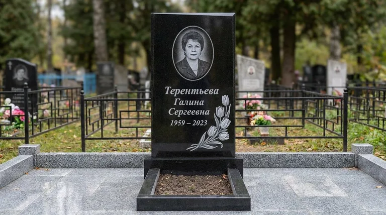 Памятник с гравировкой тюльпанов — выполненная работа «Терентьева» в Новом Уренгое