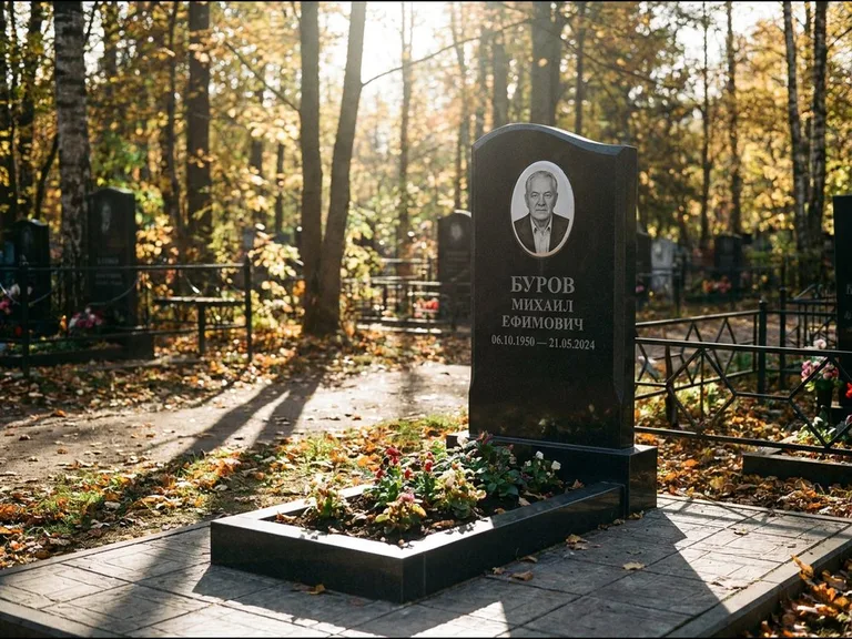 Овальный керамический портрет — установленная работа в Новом Уренгое