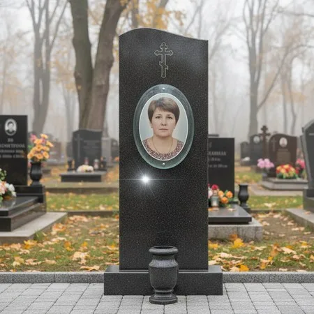 Овальный портрет на стекле 240×300 мм на памятнике в Новом Уренгое