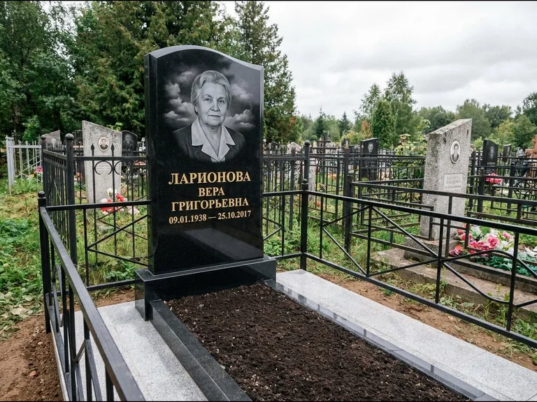 Гравировка портрета на чёрном граните — выполненная работа 16 в Новом Уренгое
