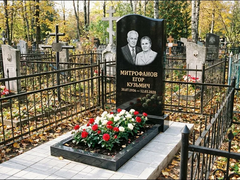 Гравировка портрета на чёрном граните — выполненная работа 17 в Новом Уренгое