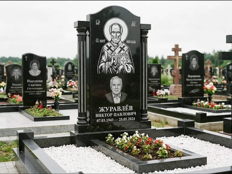 Памятник с гравировкой иконы — икона в резном киоте, работа «Верещагина» в Новом Уренгое