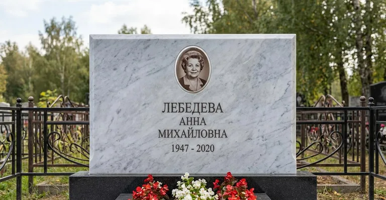 Мраморный памятник, Памятники мастерской «Мастер Каменев» на кладбищах Сочи