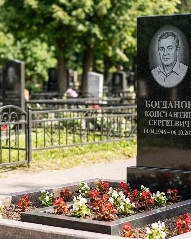 Низкий горизонтальный памятник под ключ с цветником в Новом Уренгое