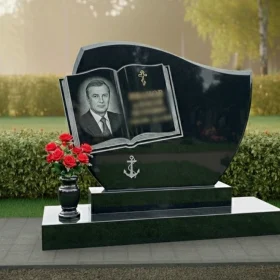 Гранитный памятник с крестом для двоих в мемориальном комплексе - ПН319