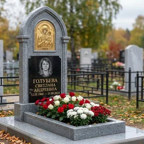 Памятник с иконой Богородицы из мансуровского гранита с портретом
